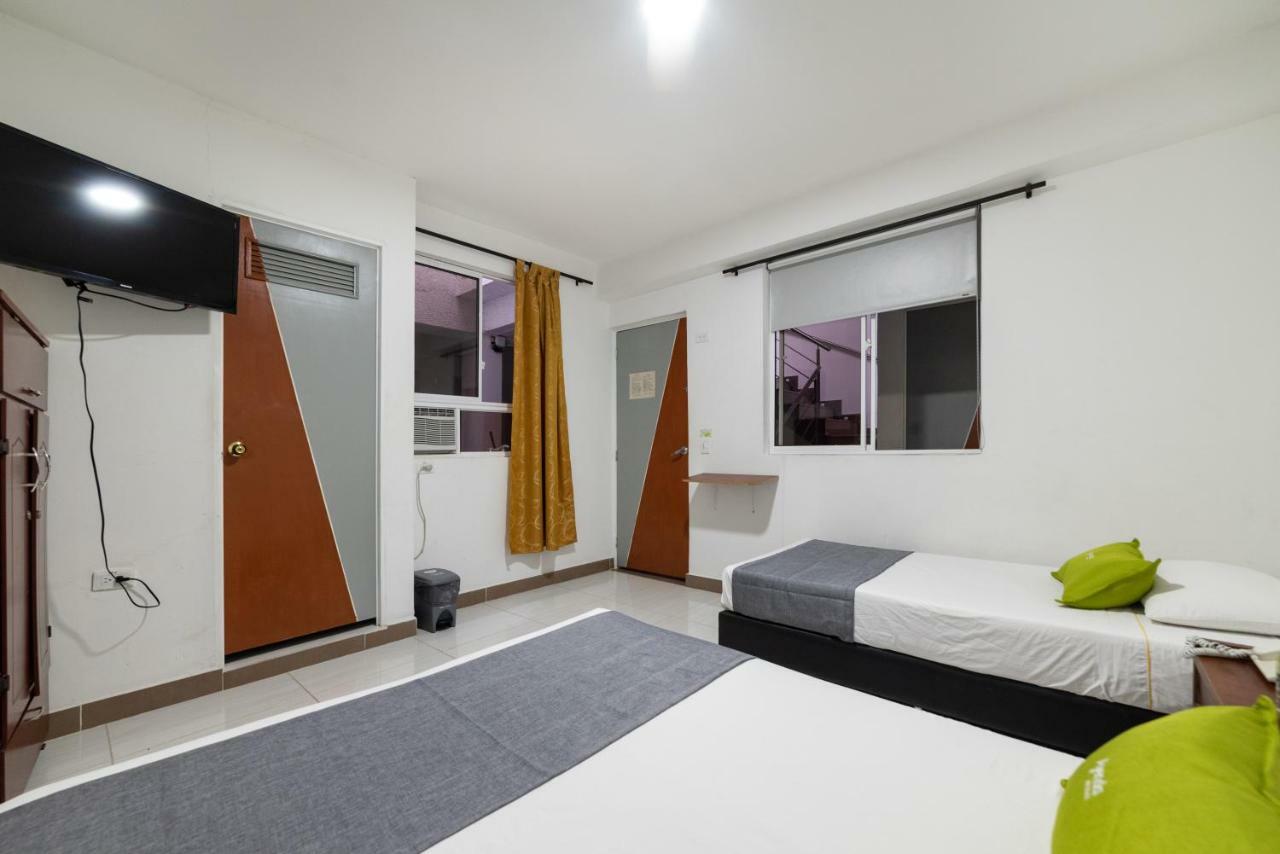 Ayenda 1234 Imperio 70 Hotel Medellin Exterior photo